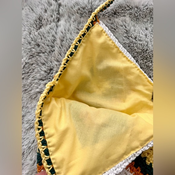 Handmade crochet patterned handbag - Picture 7 of 9